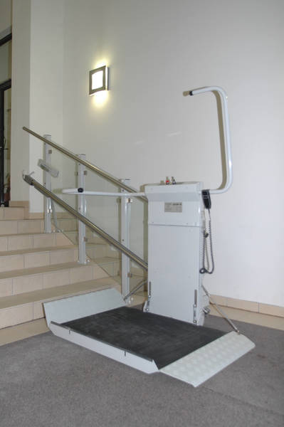 monte charge escalier électrique