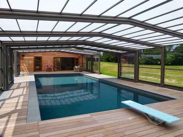 panneau solaire abri piscine