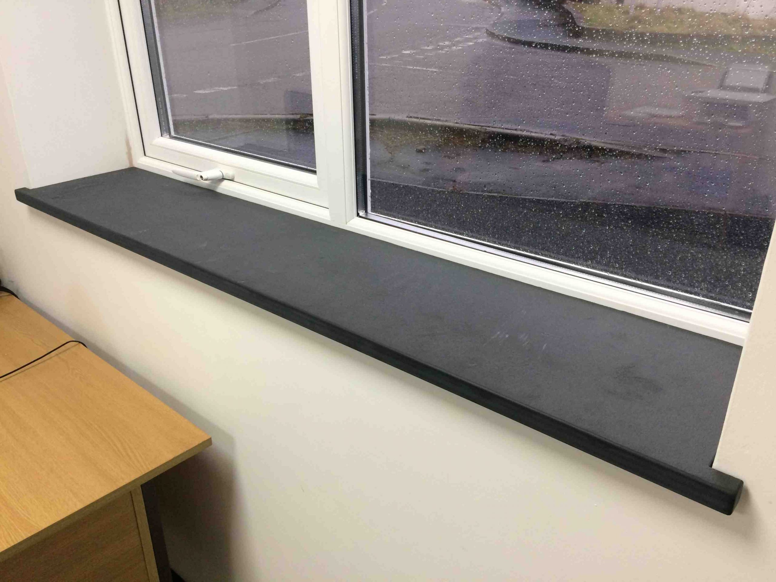 Comment remplacer un appui de fenêtre ?